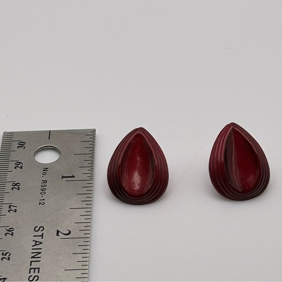 Vintage 80's Lipstick Cherry Red Lightweight Textured Teardrop 3D Stud Earrings - Picture 3 of 8